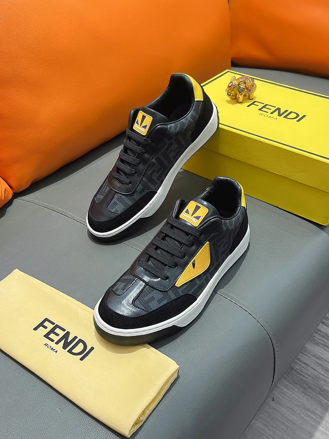 Men's shoes FENDI "Fendi" P400 Regular size: 38-44 (casual shoes) Product materials: Selected cowhide upper, soft sheepskin lining; original outsole.